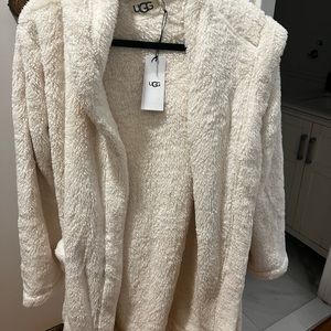 Fuzzy UGG robe brand new